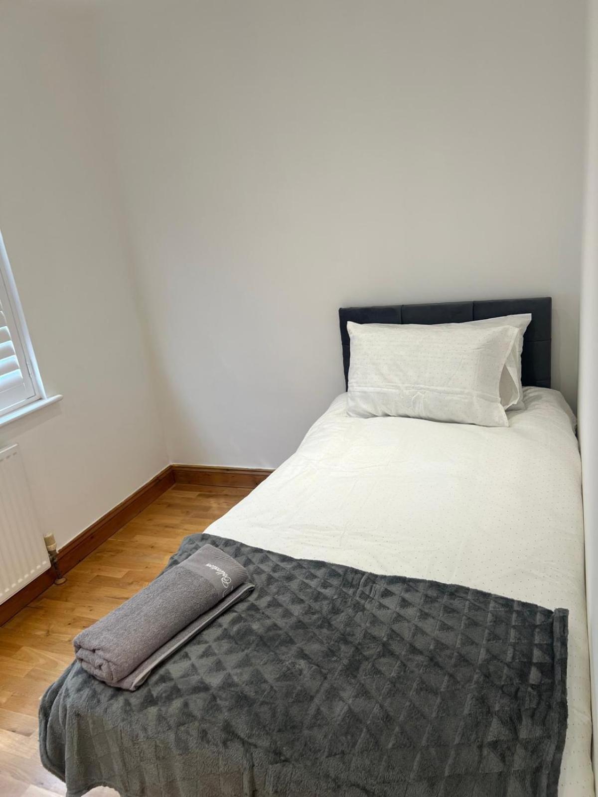 Good Priced Single Rooms In Northolt エクステリア 写真